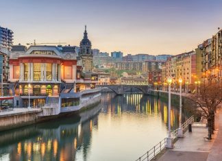 Camino de Santiago Simplified: Walking Routes, Pilgrim Hostels & Hidden Galicia (Practical Trail Guide)
